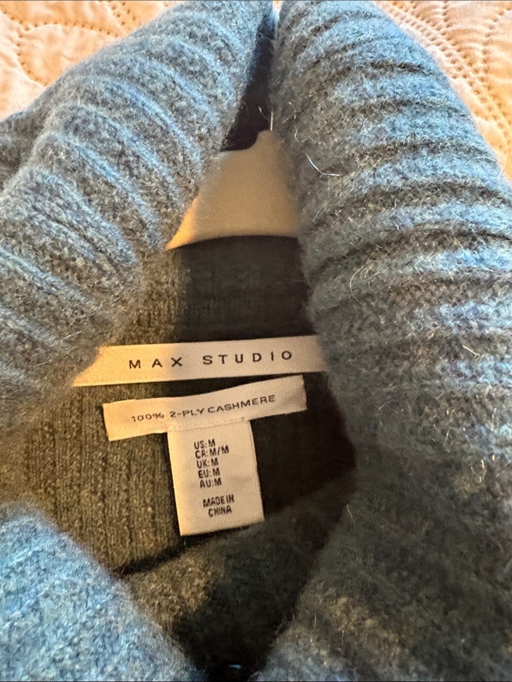Women’s cashmere Teal Turtleneck Pullover Sweater - Picture 7 of 7
